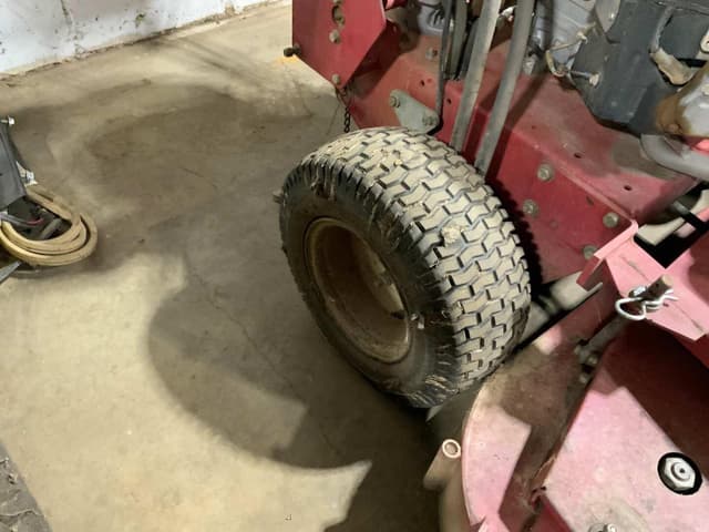 Image of Exmark Turf Tracer equipment image 4