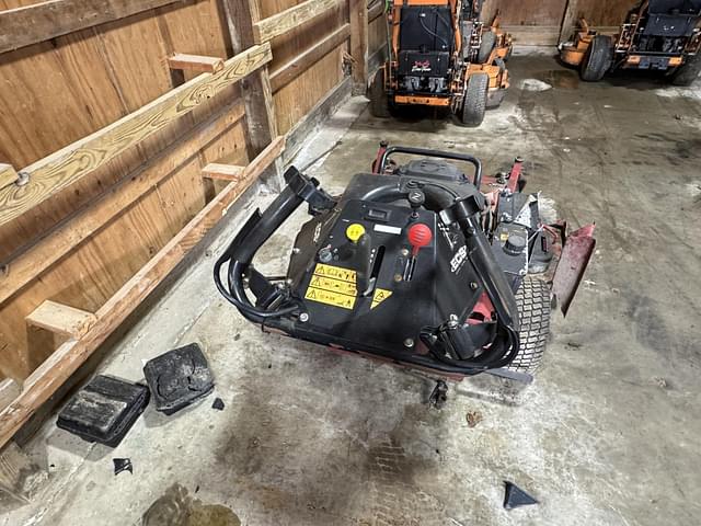 Image of Exmark Turf Tracer equipment image 3