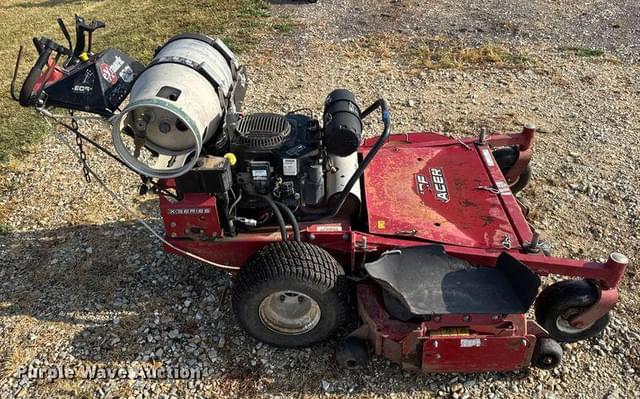 Image of Exmark Turf Tracer equipment image 3
