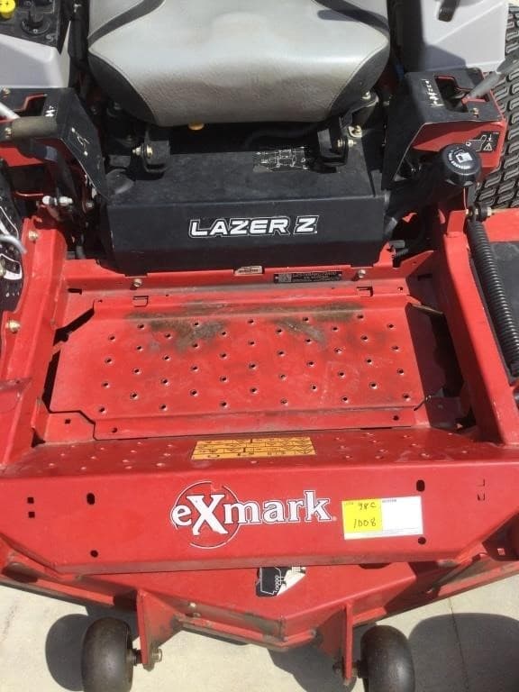 Image of Exmark Lazer Z equipment image 2
