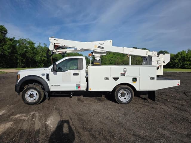 Image of Ford F-550 equipment image 1