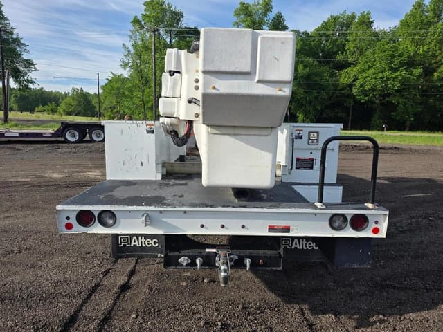 Image of Ford F-550 equipment image 3