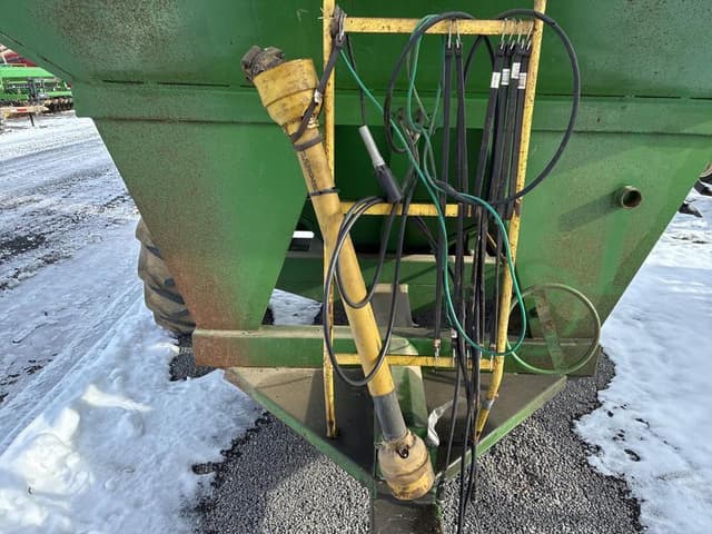 Image of E-Z Trail 475 equipment image 4