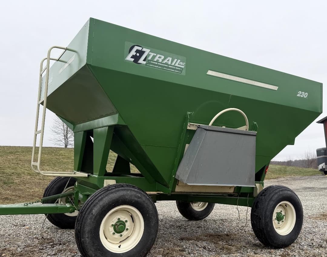 Image of E-Z Trail 230 Primary Image