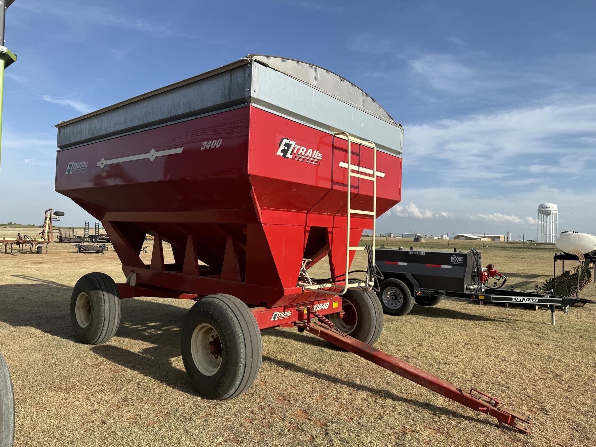 E-Z Trail 3400 Equipment Image0
