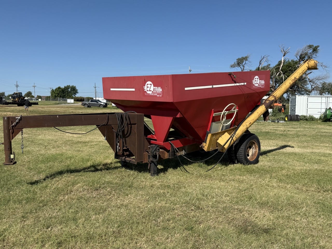 E-Z Trail 3400 Equipment Image0