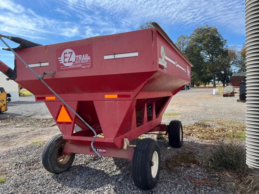 E-Z Trail 3400 Equipment Image0