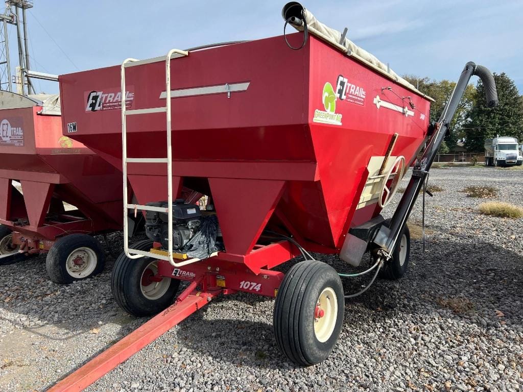 E-Z Trail 3400 Equipment Image0