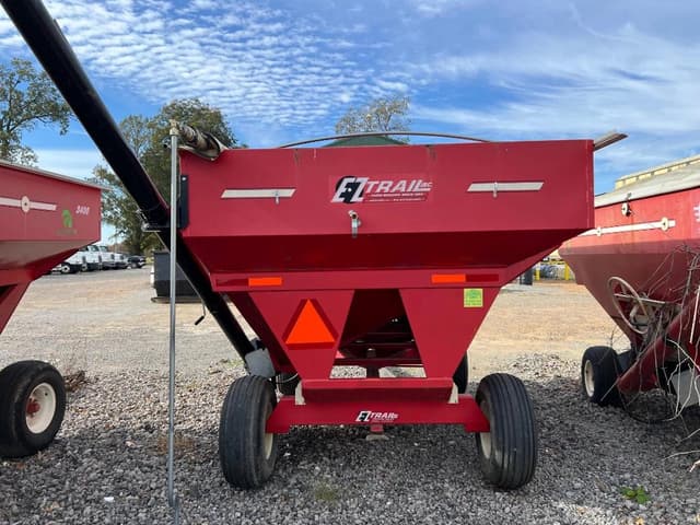 Image of E-Z Trail 3400 equipment image 4