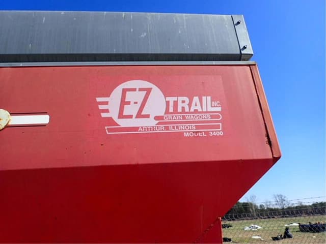 Image of E-Z Trail 3400 equipment image 1