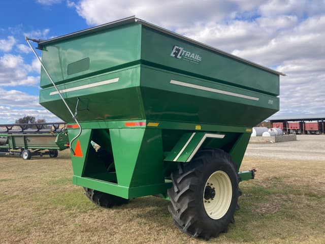 Image of E-Z Trail 510 equipment image 3