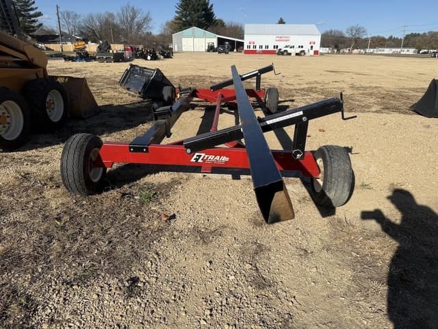 Image of E-Z Trail 680 equipment image 3