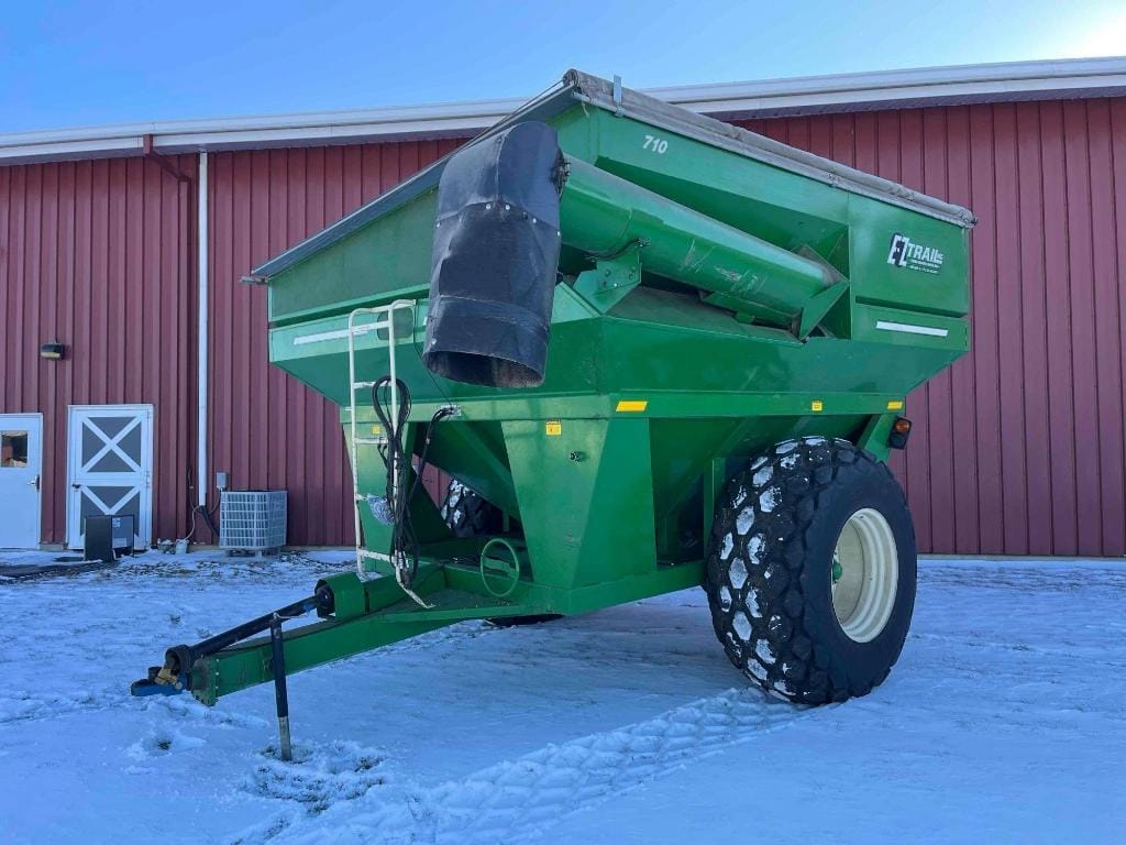 E-Z Trail 710 Equipment Image0