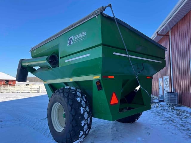 Image of E-Z Trail 710 equipment image 2