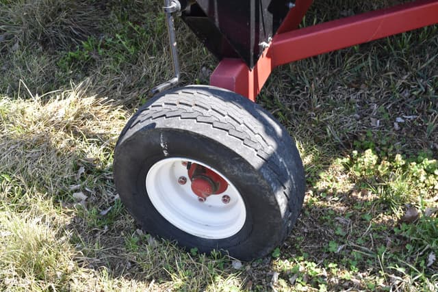 Image of E-Z Trail 880 equipment image 4