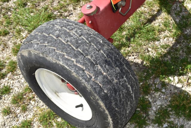 Image of E-Z Trail 680 equipment image 4