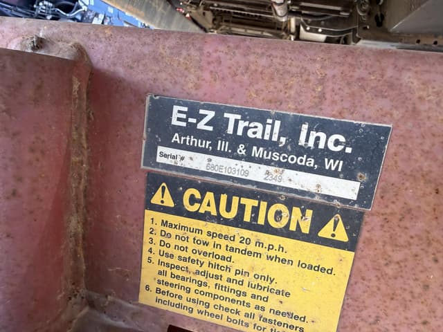 Image of E-Z Trail 680 equipment image 4