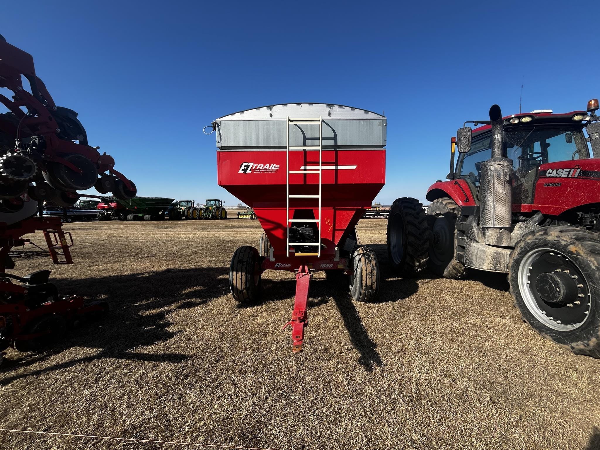 E-Z Trail 500 Equipment Image0