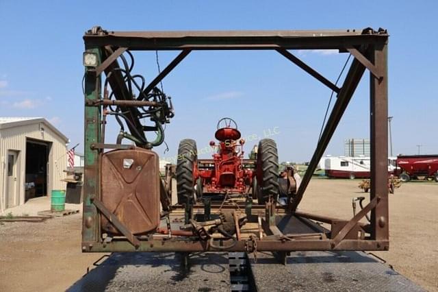 Image of Farmhand F10 equipment image 2