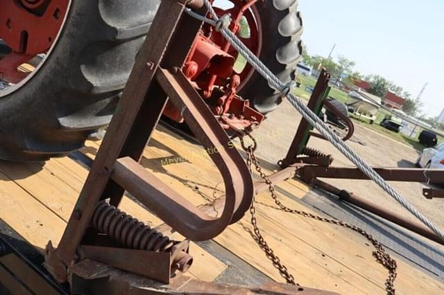 Image of Farmhand F10 equipment image 4