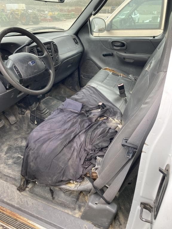 Image of Ford F-150 equipment image 4