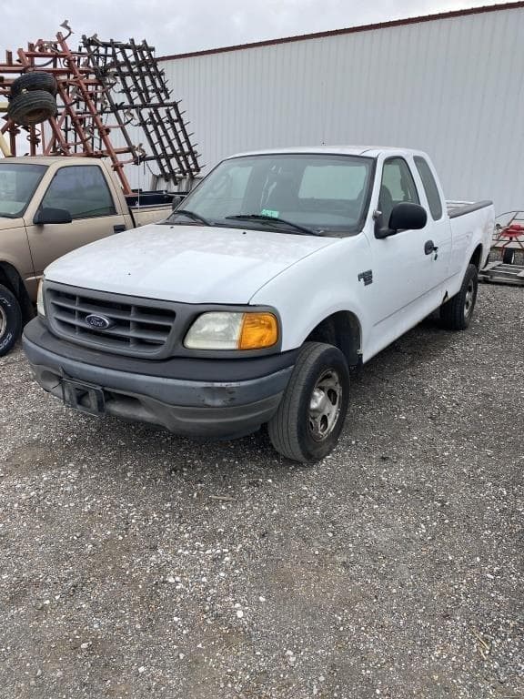 Image of Ford F-150 equipment image 1