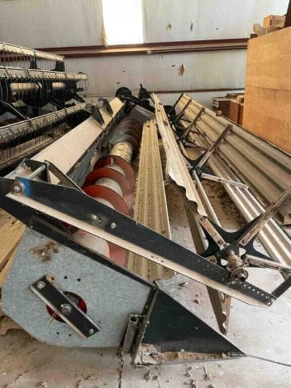 Image of Gleaner F2 equipment image 1