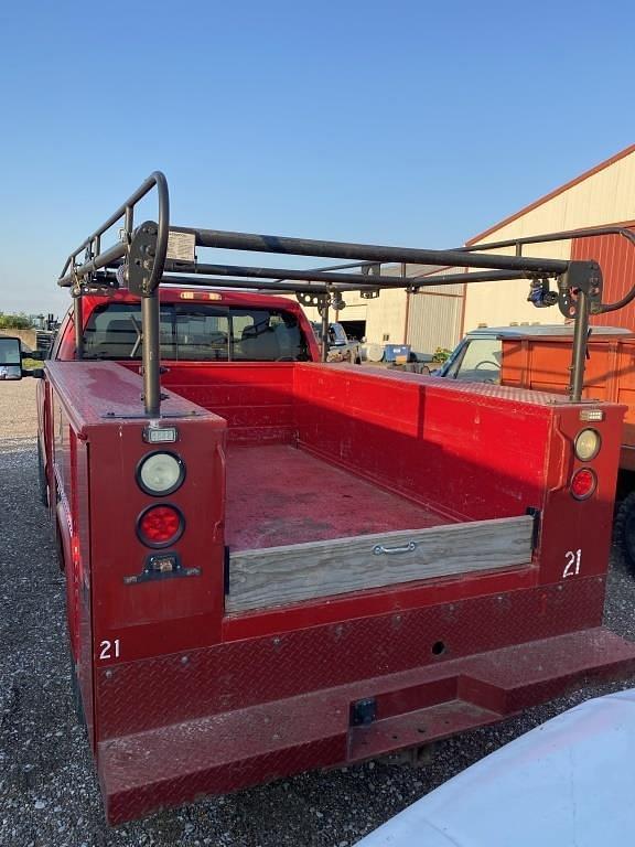 Image of Ford F-250 equipment image 3