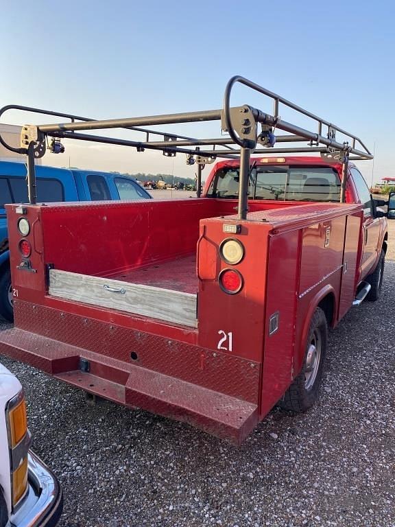 Image of Ford F-250 equipment image 2