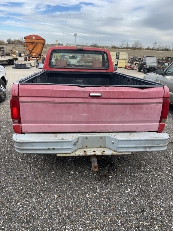 Image of Ford F-250 equipment image 2