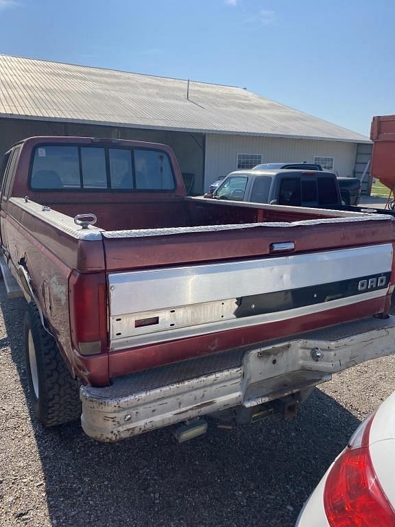 Image of Ford F-250 equipment image 2