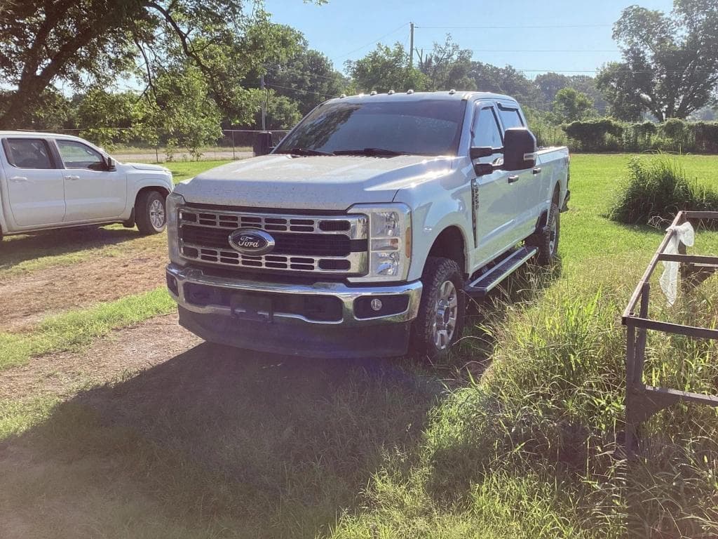 Image of Ford F-250 Primary image