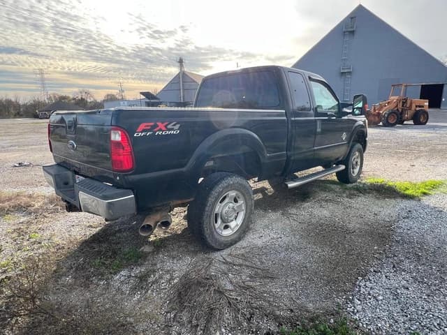 Image of Ford F-250 equipment image 4