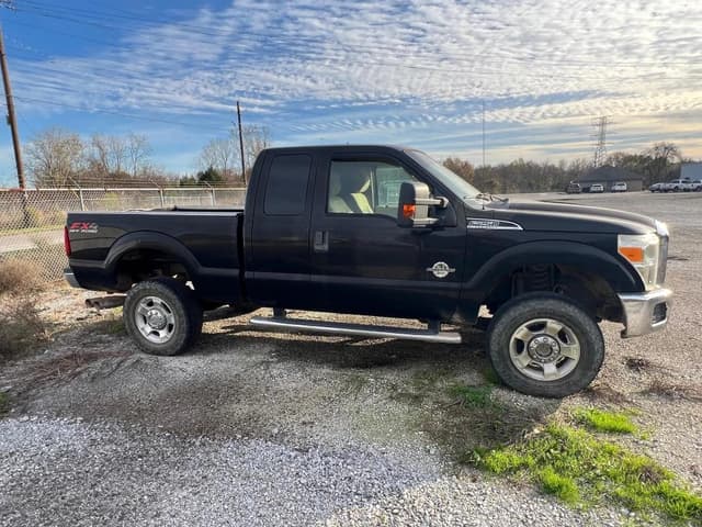 Image of Ford F-250 equipment image 3