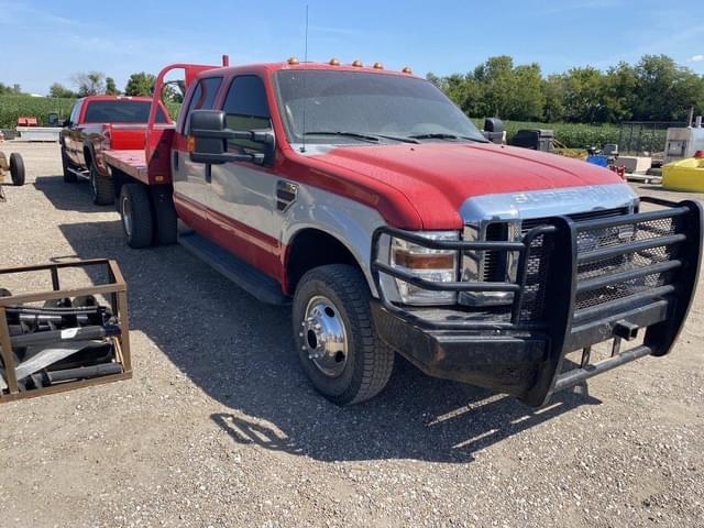 Image of Ford F-350 equipment image 2