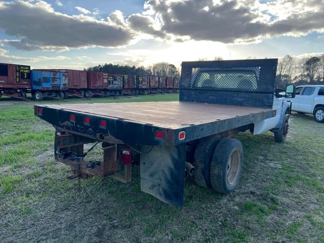 Image of Ford F-450 equipment image 3