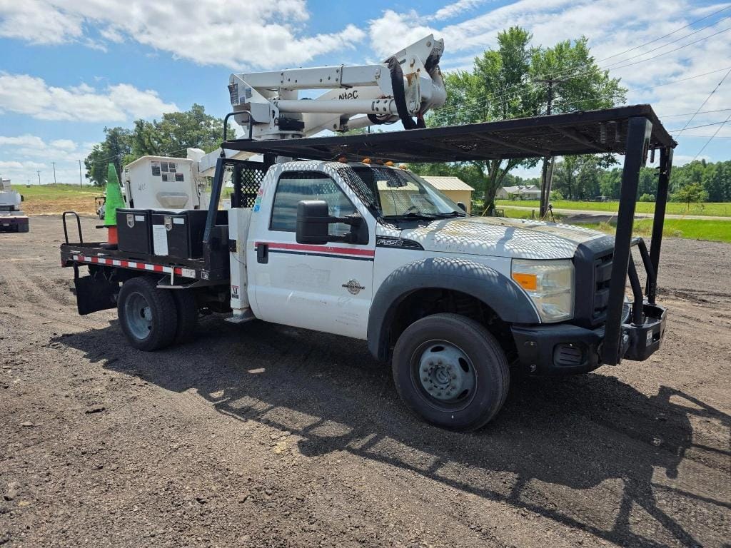 2016 Ford F-550 Equipment Image0