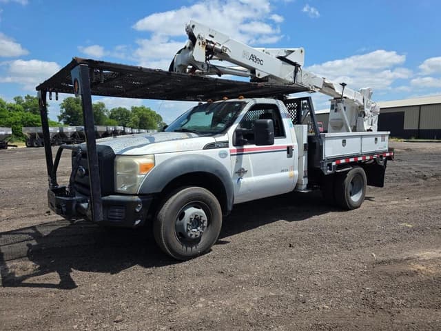 Image of Ford F-550 equipment image 1