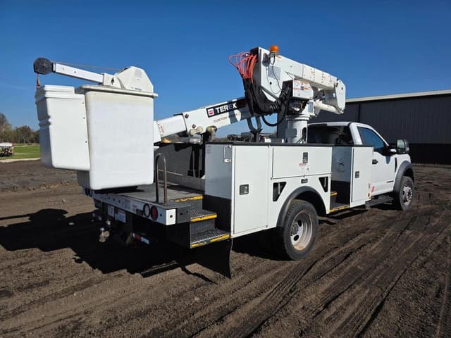 Image of Ford F-550 equipment image 2