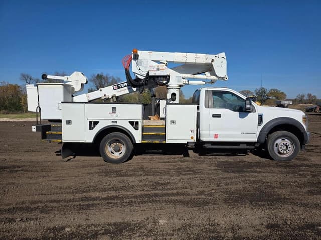 Image of Ford F-550 equipment image 1