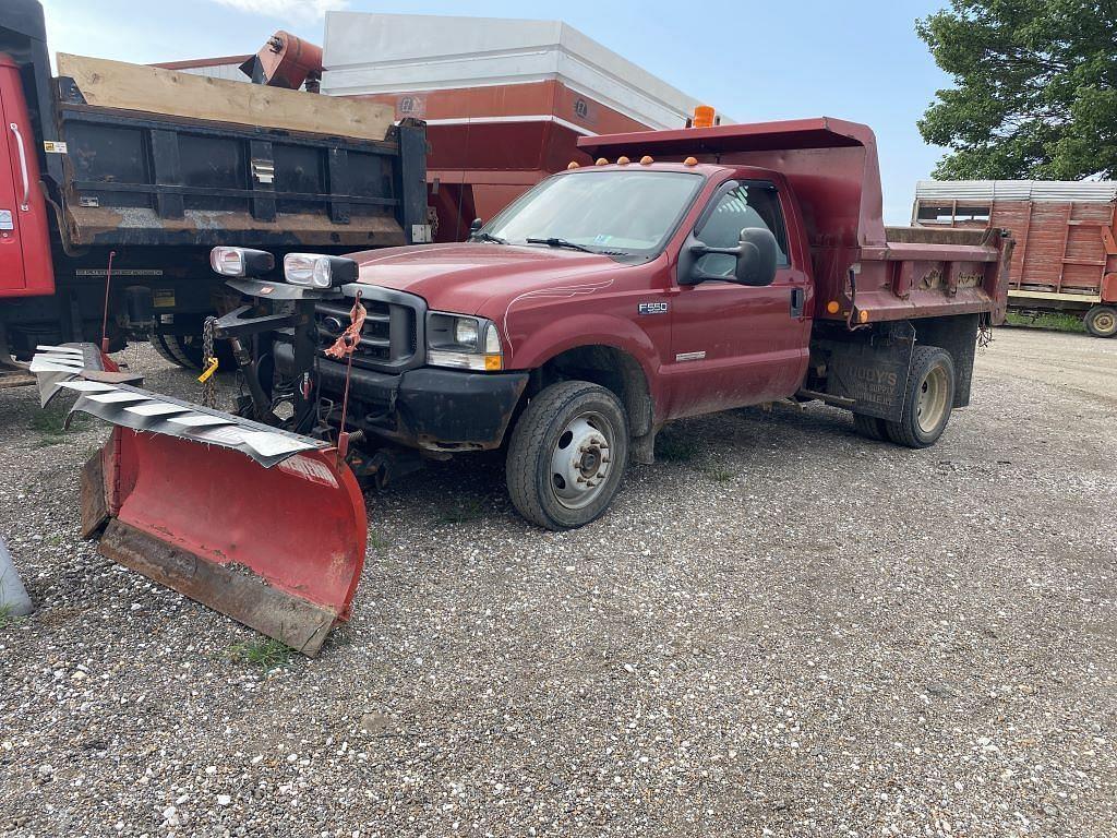 Image of Ford F-550 Primary image