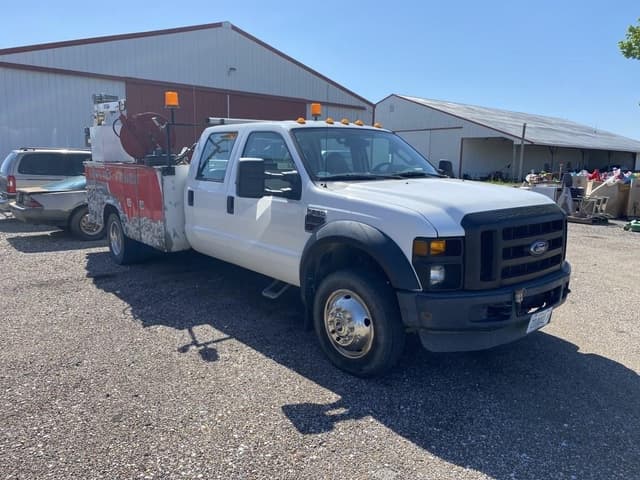 Image of Ford F-550 equipment image 1