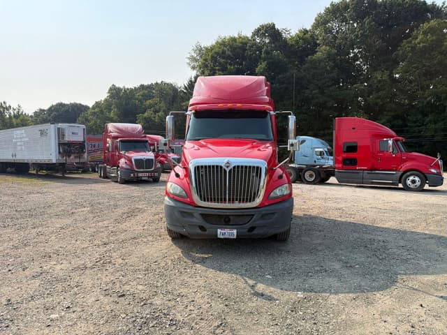 Image of International ProStar Plus 122 equipment image 1