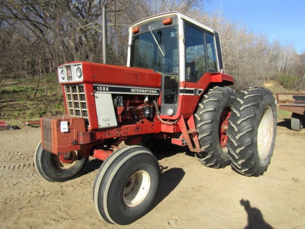 Main image International Harvester 1086