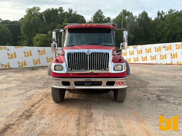 Image of International 7600 equipment image 1