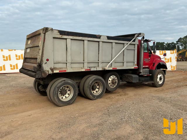 Image of International 7600 equipment image 4