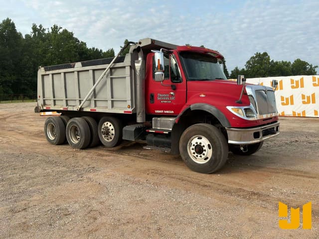 Image of International 7600 equipment image 2