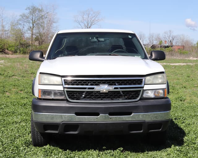 Image of Chevrolet 2500HD equipment image 1