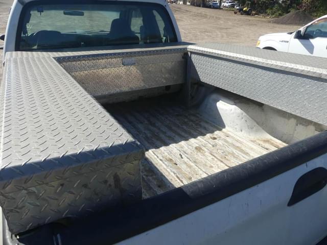 Image of Ford F-250 equipment image 4