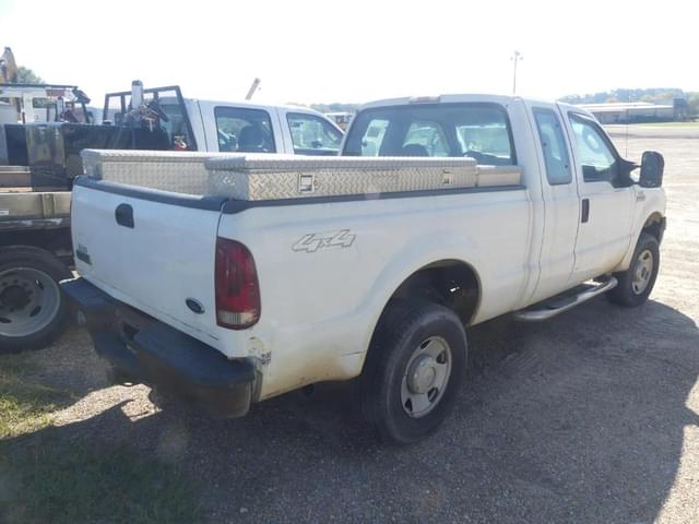 Image of Ford F-250 equipment image 2